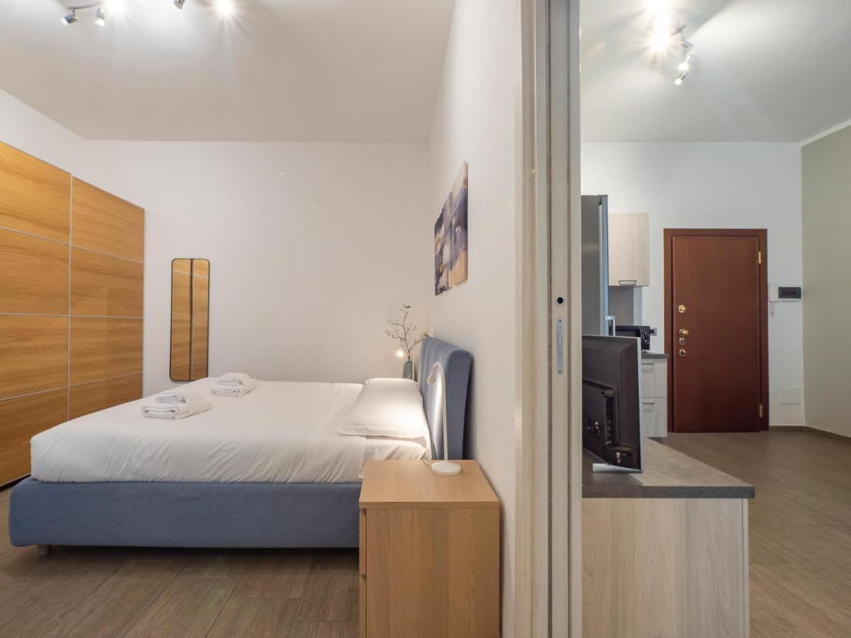 I Host Apartment - Montesuello 9 Milano Eksteriør billede
