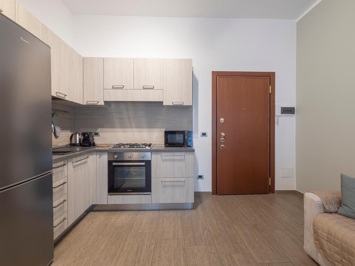 I Host Apartment - Montesuello 9 Milano Eksteriør billede